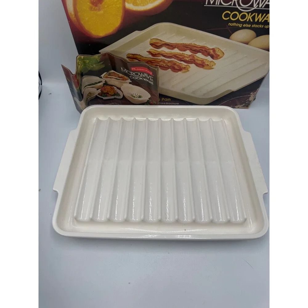 Vintage Rubbermaid Microwave Cookware Bacon Roasting Pan White 5166 with Box